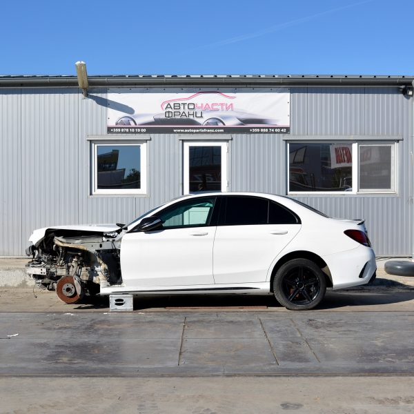 Mercedes C class W205 AMG optik 180 CDI 85 киловата 116 конски сили. Код на мотора R9MA50. Ръчна скоростна кутия 6 степенна. 17 цолови джанти