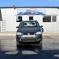 VW Touran  2.0 TDI 103 киловата 140 конски сили. Код на мотора BKD. Автоматична скоростна куия. 16 цолови джанти.