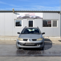 Renault Megane 1.5 DCI 60 киловата 82 конски сили. Ръчна скоростна кутия 5 степенна. Код на мотора K9KD722. 15 цолови джанти