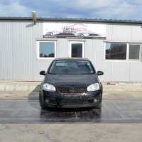 VW Golf 5 1.9 TDI 77 киловата 105 конски сили. Код на мотора BKC. Ръчна скоростна кутия 6 степенна. 17 цолови джанти