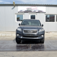 Toyota RAV 4 2.2 D-CAT 4WD 130  киловата 177 конски сили.Автоматична скоростна кутия. 18 цолови джанти. Код на мотора 2AD