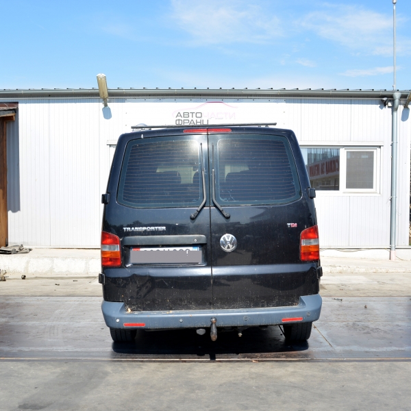 VW Transporter 2.5 TDI 96 киловата 130 конски сили. Автоматична скоростна кутия. 16 цолови джанти.