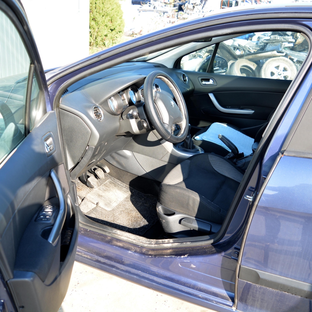 Peugeot 308 1.6 i 88 киловата 120 конски сили. Ръчна скоростна кутия 5 степенна. Код на мотора 5FW. 16 цолови джанти.