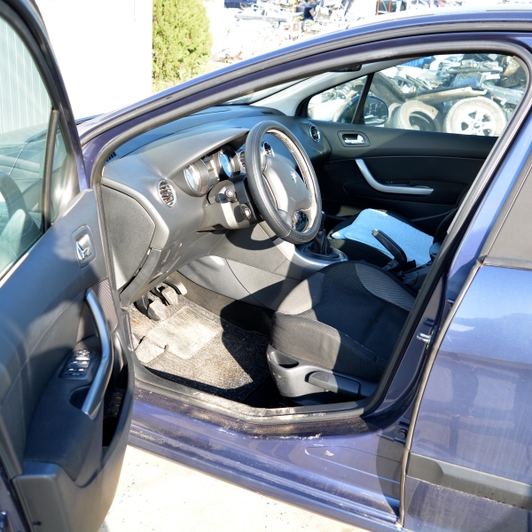 Peugeot 308 1.6 i 88 киловата 120 конски сили. Ръчна скоростна кутия 5 степенна. Код на мотора 5FW. 16 цолови джанти.