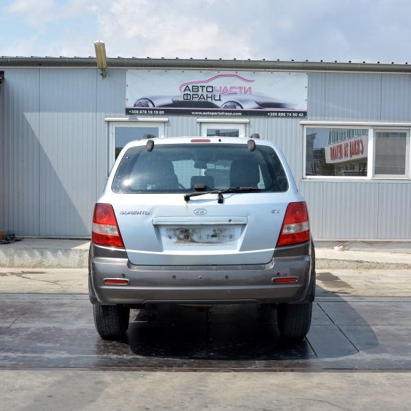 Kia Sorento 2.5 CRDI 103 киловата 140 конски сили. Код на мотора D4CB. 16 цолови джанти. Автоматична скоростна кутия