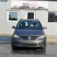 VW Golf V Plus 1.9 TDI 105 конски сили. 77 киловата. Ръчна скоростна кутия 5 степенна. Алуминиеви джанти 16 цола