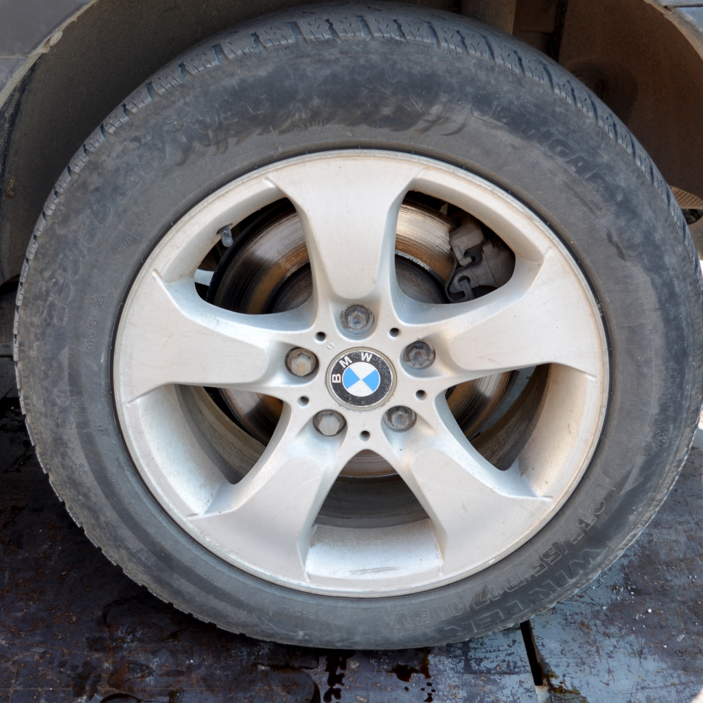 BMW X3 E83 2.0 D 110 киловата 150 конски сили. Код на мотора 204D4. Ръчна скоростна кутия 6 степена. Алуминиеви джанти 17 цола