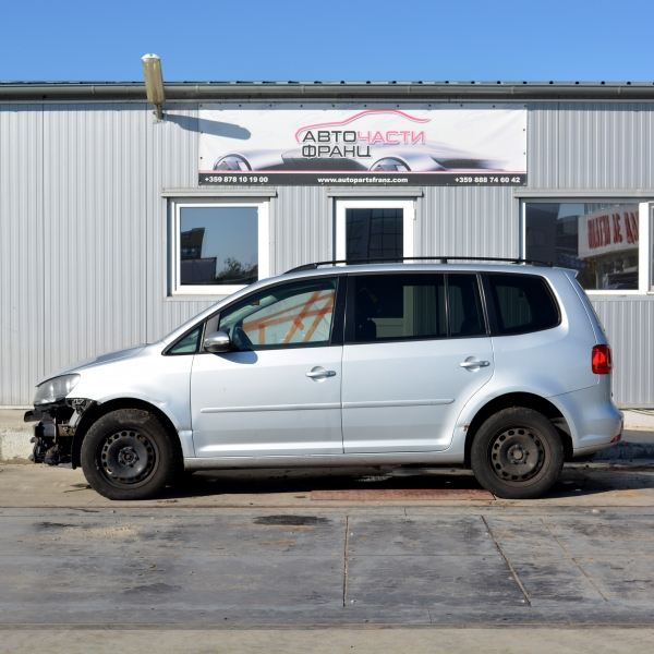 VW Touran 1.4 TSI 110 киловата 150 конски сили. Ръчна скоростна кутия 6 степена. Код на мотора CDGA. 16 цолови джанти