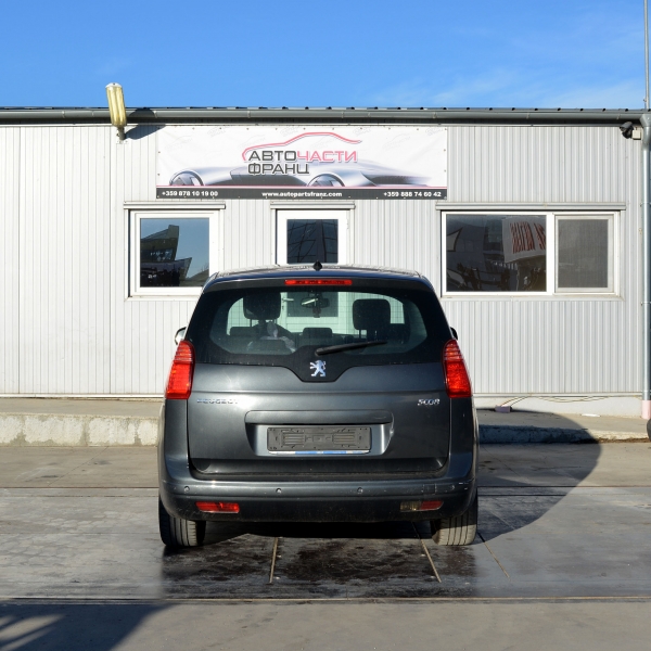 Peugeot 5008 2.0 HDI 110 киловата 150 конски сили. Ръчна скоростна кутия 6 степенна. Код на мотора RHE. 17 цолови джанти