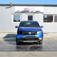 Dacia Sandero 0.9 Turbo 66 киловата 90 конски сили. Ръчна скоростна кутия 5 степенна. Код на мотора H4B400. 16 цолови джанти.