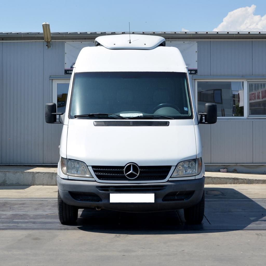 Mercedes Sprinter 313 2.2CDI 95 киловата. 130 конски сили. Код на мотора 903662.Ръчна скоростна кутия 5 степенна. 15 цолови джанти
