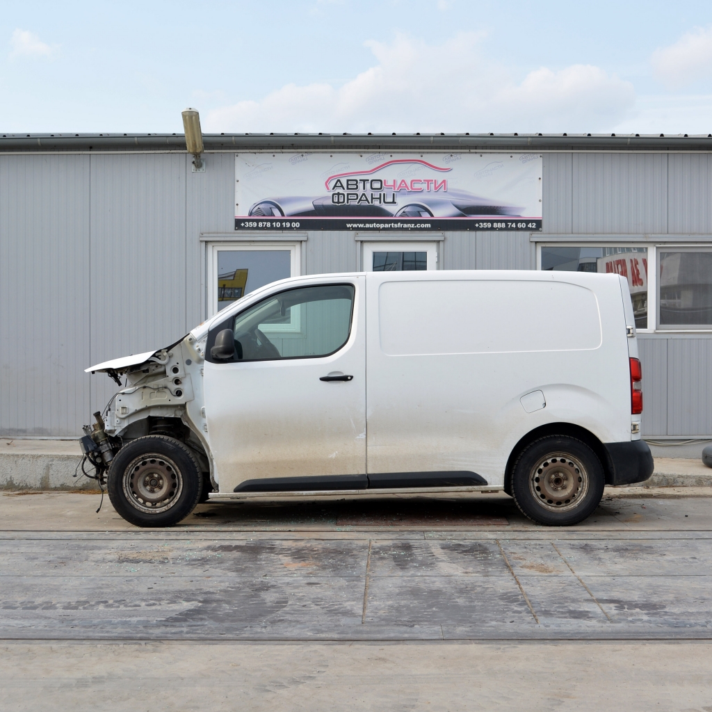 Toyota Proace 1.6 D4d 70 киловата 95 конски сили. Ръчна скоростна кутия 5 степенна. Код на мотора BH01. 16 цолови джанти.