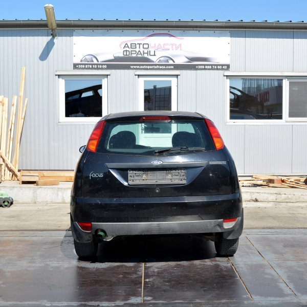 Ford Focus 1.4i 16V 55 киловата 75 конски сили. Код на мотора FXDA. Ръчна скоростна кутия 5 степенна. Алуминиеви джанти 15 цола