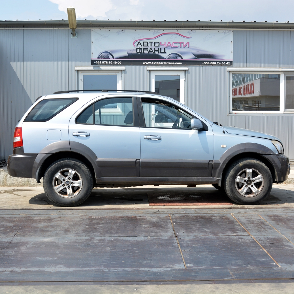 Kia Sorento 2.5 CRDI 103 киловата 140 конски сили. Код на мотора D4CB. 16 цолови джанти. Автоматична скоростна кутия