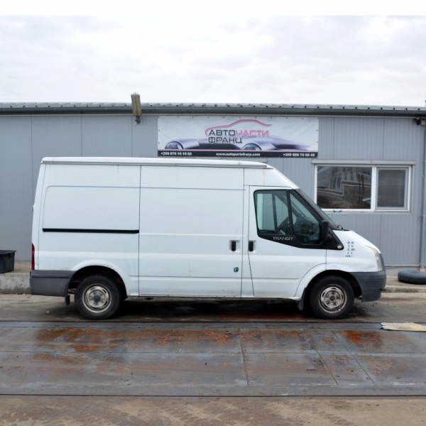 Ford Тransit 2.2 TDCI 74 киловата 100 конски сили . Ръчна скоростна кутия 6 степенна . Код на мотора DRFB. 15 цолови джанти.