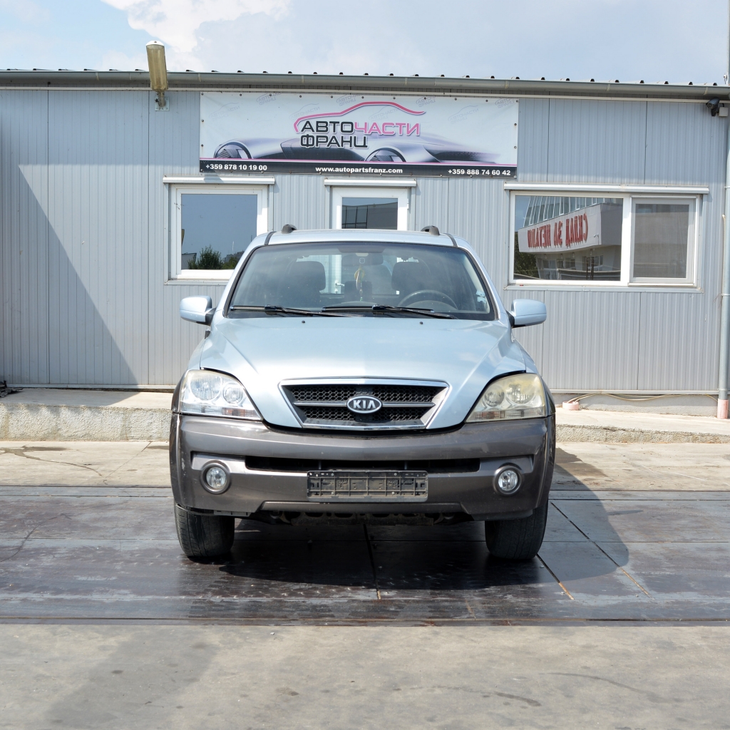 Kia Sorento 2.5 CRDI 103 киловата 140 конски сили. Код на мотора D4CB. 16 цолови джанти. Автоматична скоростна кутия