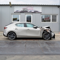 Mazda 3 2.5 SKYACTIV-G AWD 139 киловата 189 конски сили. Код на мотора PY. 18 цолови джанти.