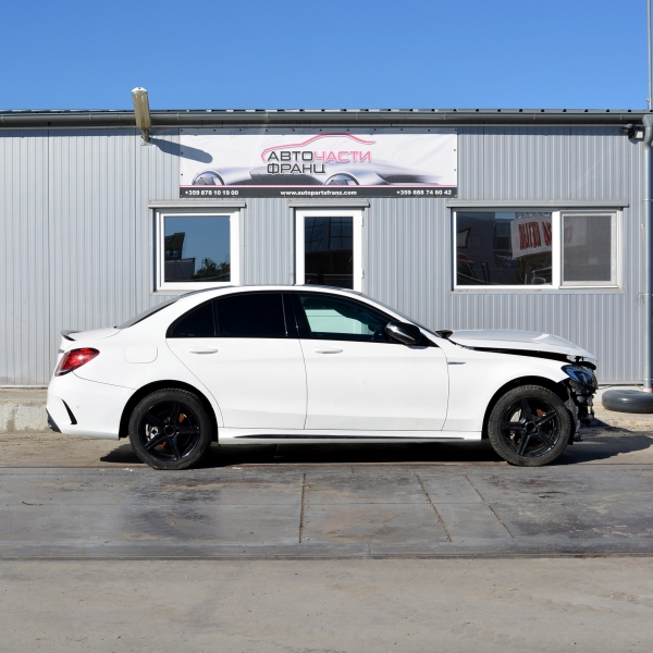 Mercedes C class W205 AMG optik 180 CDI 85 киловата 116 конски сили. Код на мотора R9MA50. Ръчна скоростна кутия 6 степенна. 17 цолови джанти