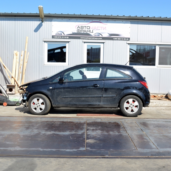 Opel Corsa D 1.3 CDTI 66 киловата 90 конски сили. Код на мотора Z13DTH. Ръчна скоростна кутия 6 степенна. Алуминиеви джанти 15 цола