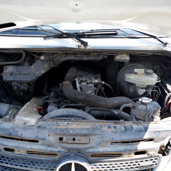 Mercedes Sprinter 313 2.2CDI 95 киловата. 130 конски сили. Код на мотора 903662.Ръчна скоростна кутия 5 степенна. 15 цолови джанти