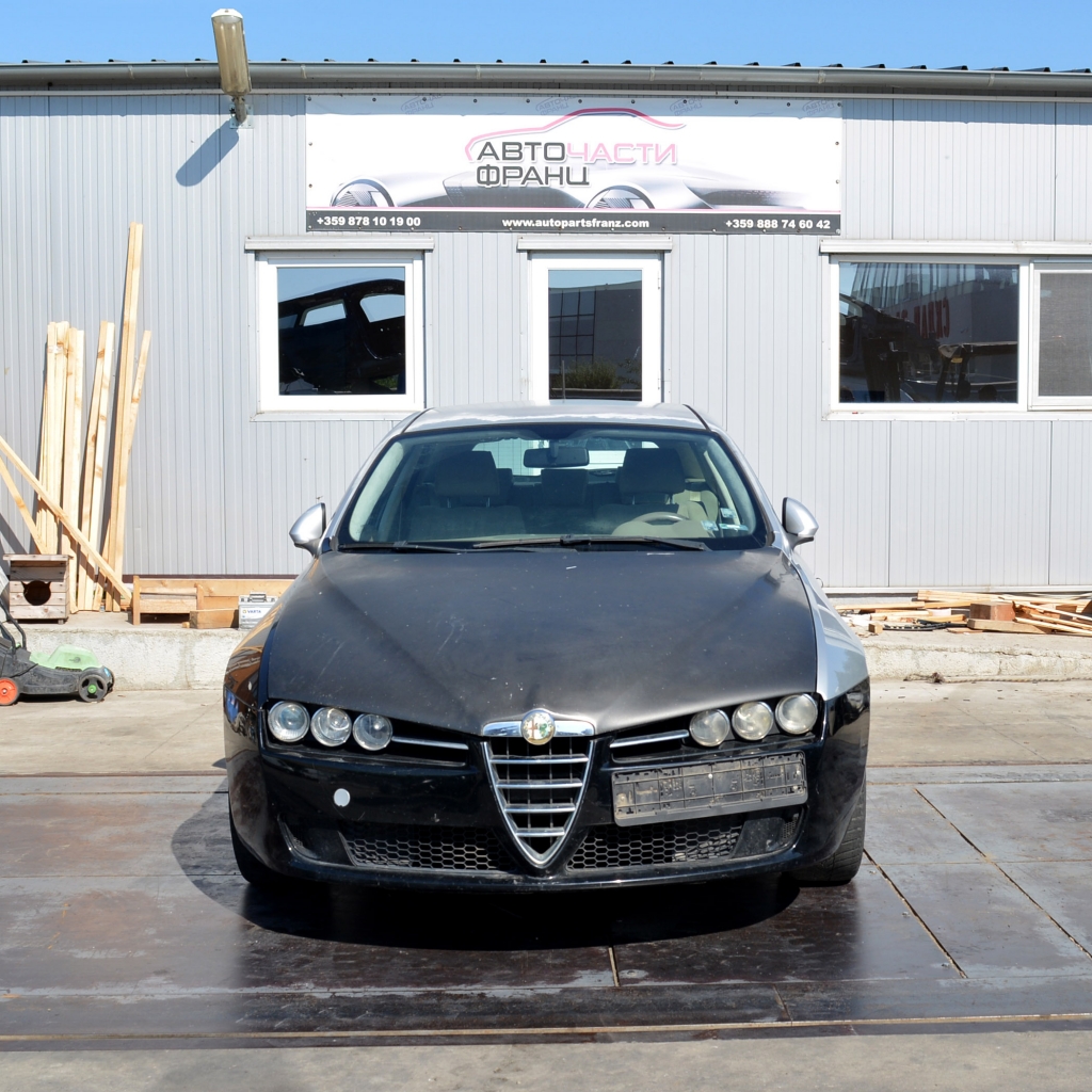 Alfa Romeo 159 1.9JTD 16V 110 киловата 150 конски сили. Ръчна скоростна кутия 6 степенна. Алуминиеви джанти 16 цола