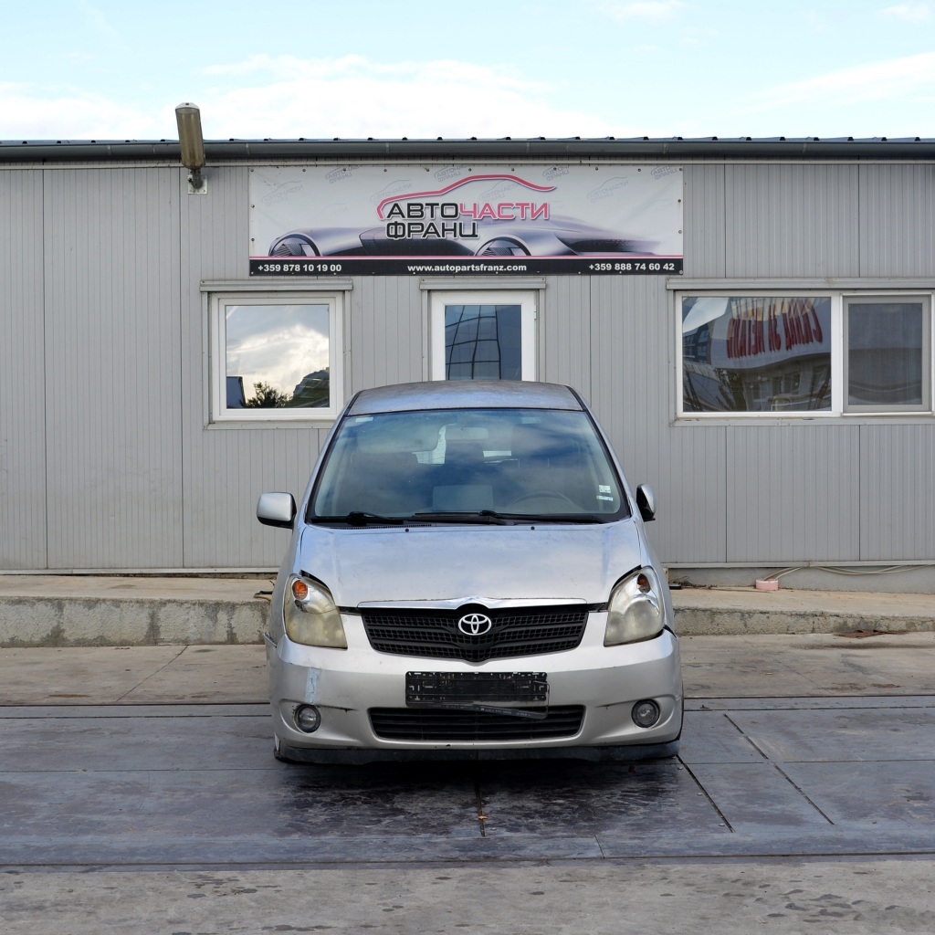 Toyota Corolla Verso 2.0 D-4D 66 киловата 90 конски сили. Код на мотора 1CD. Ръчна скоростна кутия 5 степенна. 15 цолови джанти