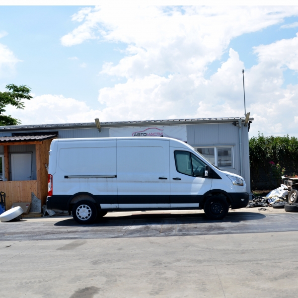 Ford Transit 2.0 EcoBlue 96 киловата 130 конски сили. Код на мотора BKFB.Ръчна скоростна кутия 6 степенна. 16 цолови джанти