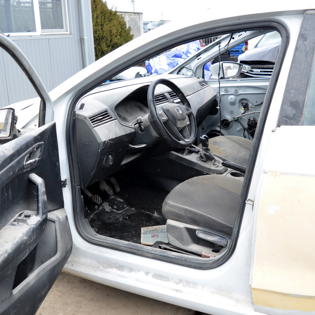 Seat Ibiza 1.0 TGI 66 киловата 90 конски сили. Код на мотора DBY 15 цолови джанти. Ръчна скоростна кутия 6 степенна