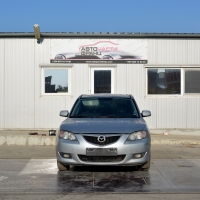 Mazda 3 1.6 i 77 киловата 105 конски сили. Ръчна скоростна кутия 5 степенна. Код на мотора Z6. 15 цолови джанти.