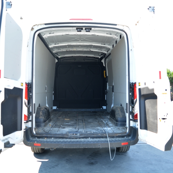 Ford Transit 2.0 EcoBlue 96 киловата 130 конски сили. Код на мотора BKFB.Ръчна скоростна кутия 6 степенна. 16 цолови джанти