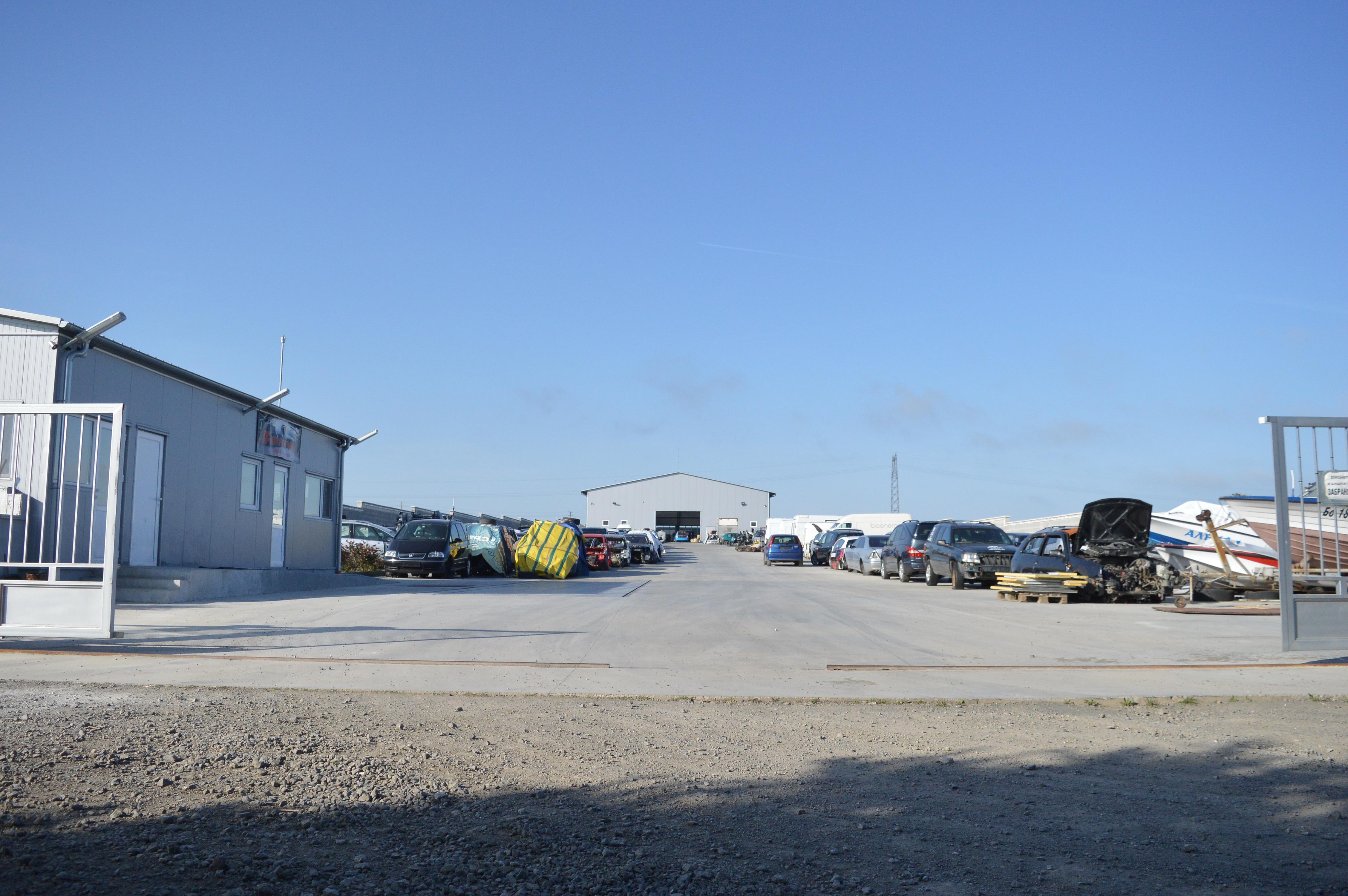 Площадка за разкомплектоване на автомобили в град Бургас