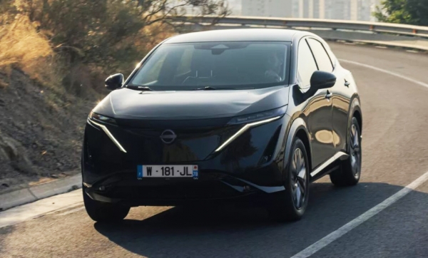 Кросоувърът Nissan Ariya се превърна в соларен автомобил