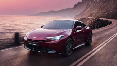 Honda Prelude е обновена и сега много наподобява Civic