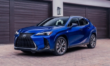 Lexus представи обновения UX 300h Hybrid 2026 с две версии на F SPORT и нов интериор