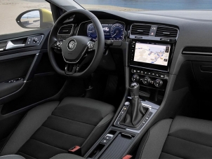 Показаха интериора на новия Volkswagen Golf