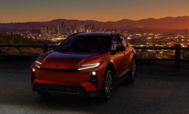 Toyota C-HR: 338 к.с. и ускорение до 100 км/ч за 5 секунди