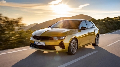 Хибридният Opel Astra стана по-мощен и премина на роботизирана скоростна кутия