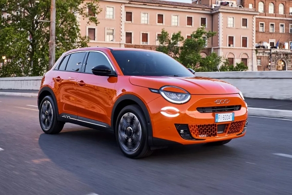 Новият кросоувър Fiat 600 получи хибридна версия