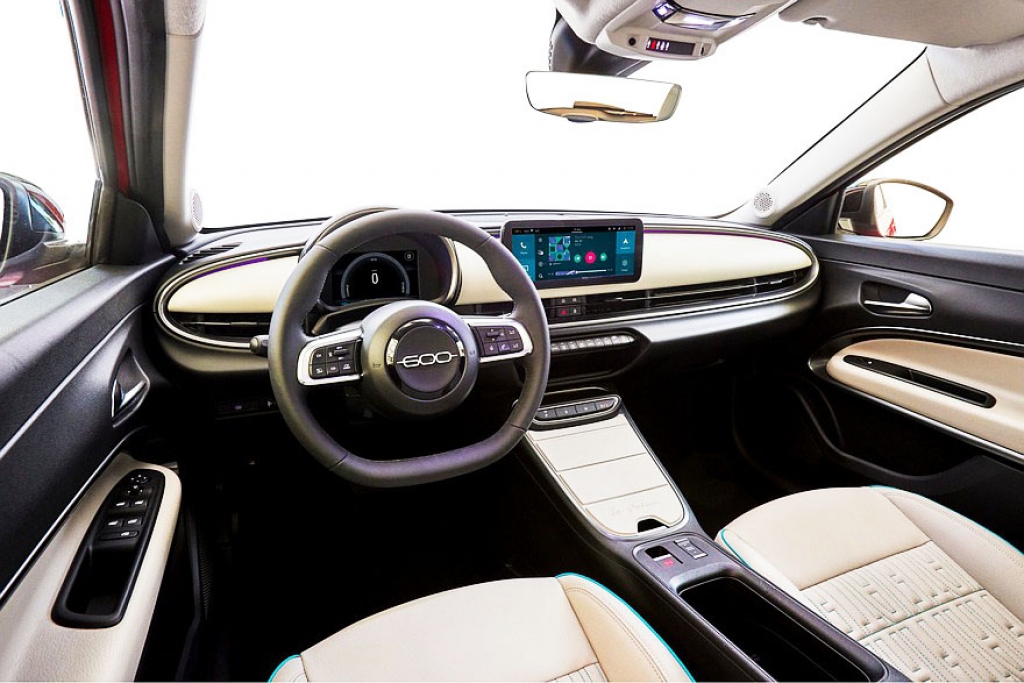 Новият кросоувър Fiat 600 получи хибридна версия