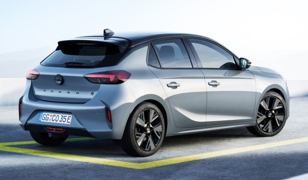 Хечбек Opel Corsa: рестайлинг и разширена електрификация