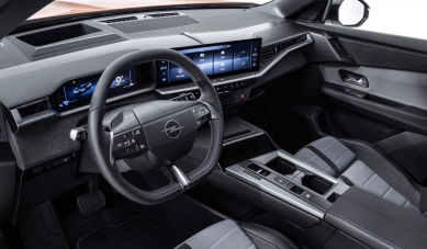 Кросоверът Opel Grandland се сдоби с пълно задвижване