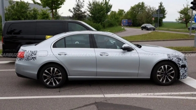 Mercedes подготвя обновен C-Class 2026