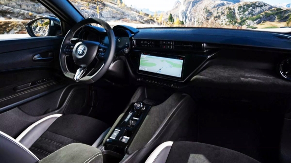 Alfa Romeo Junior Sport Speciale получи спортен облик