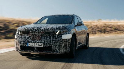 Автомобилите на BMW сами ще включват мигачите си