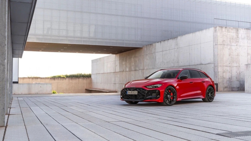 Двоен дебют на новите Audi RS5 и RS5 Avant