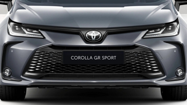 Toyota Corolla 2026 за Европа: матов оникс, нов интериор и мистериозното изчезване на „конете“