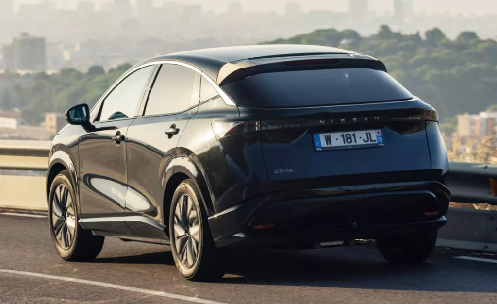 Кросоувърът Nissan Ariya се превърна в соларен автомобил