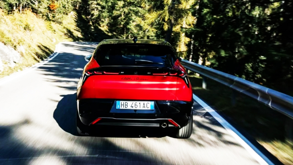 Alfa Romeo Junior Sport Speciale получи спортен облик