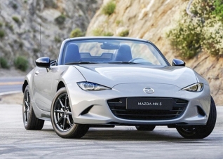 Mazda подготвя електрически MX-5