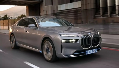 BMW i7 получи нова базова версия